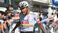 Giro: Narvaez cala il tris a Chiavari, Eulalio ancora maglia rosa