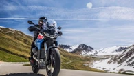 Per Aprilia e Moto Guzzi test ride gratuiti sulle strade alpine del Sestriere