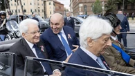 Mattarella arriva ai Fori Imperiali sulla Lancia Flaminia per la parata