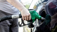 Prezzo del petrolio in rialzo, Wti scambiato a 77,34 dollari