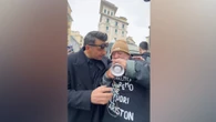 Sanremo, Gabbani dona una maglietta speciale al signor Luciano