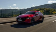 Mazda 3, con il MY27 amplia la dotazione e si fa più sicura