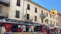 Incendio in hotel a Arezzo, 7 salvati con autoscala a piani alti
