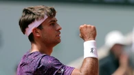 Roland Garros: Cobolli agli ottavi, battuto Tien in tre set