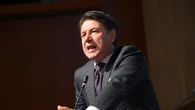 Conte, Meloni equilibrista con Trump, si arrampica sugli specchi