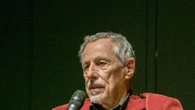 Gli 80 anni di Paolo Petroni e i suoi 60 di critica teatrale, l'omaggio all'Argentina