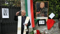 Assolto dall'accusa di avere danneggiato la teca di Mussolini sul lago di Como