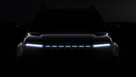 Jeep Avenger si rinnova con un nuovo look della griglia a sette feritoie