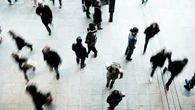 Le persone hanno una tendenza innata a muoversi in senso antiorario