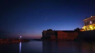 L'abbraccio tra Venere e Giove illumina il litorale laziale