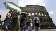 Dall'overtourism alle infiltrazioni criminali, il 'Toxic Tourism' brucia 12,6 miliardi