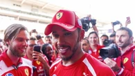 La prima vittoria in Ferrari dopo l'amore, Hamilton rinasce a 41 anni