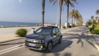 Renault rilancia lo spirito della 4L con la nuova E-Tech Electric Plein Sud