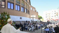 Il Papa, 'corruzione tracotante, sempre più poveri e ingiustizie'