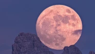 La mini Luna blu fotografata sulle Dolomiti
