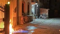Bottiglie incendiarie contro abitazione di un cronista nel Vicentino