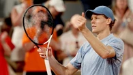 Roland Garros: esordio in discesa per Sinner: battuto Tabur 6-1, 6-3, 6-4. Avanzano Arnaldi e Darderi