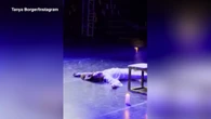 Turchia, il video virale del gatto che ha interrotto “Romeo e Giulietta”