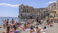 Federconsumatori, in vacanza solo il 44% degli italiani, l'84% resta in Italia