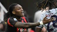 Milan auguri di buon compleanno a Leao, ma i tifosi non sono d'accordo