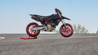 Ducati amplia la gamma Hypermotard con la nuova 698 Mono Nera