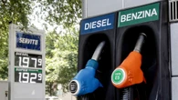 Prezzo del petrolio in ribasso, Wti scambiato a 80,36 dollari