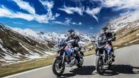 Con l'Italian Demo Ride Tour tornano le prove su strada di Aprilia e Moto Guzzi