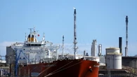 Il petrolio sale ancora, Brent accelera a 97,5 dollari (+4,8%)