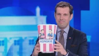 Polityk PiS zaskoczył na antenie. Przyniósł własny popcorn