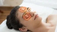 5 Manfaat Tomat untuk Wajah Berjerawat, Bukti Ilmiah dan Cara Mendapatkannya