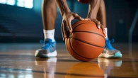 Bagaimana Cara Melakukan Dribble Bola Basket yang Benar: Teknik Dasar hingga Variasi Lanju...