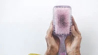Inovasi Baru Obat Rambut Rontok untuk Perempuan, Permen Kunyah dengan Resep Dokter