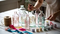 Cara Membuat DIY Botol Kaca yang Cantik dan Bernilai Jual untuk Pemula