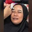 Viral Wanita Disabilitas Makeup Wajah Ibunya Pakai Kaki, Hasilnya Banjir Pujian