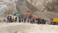 Keluarga Korban Longsor Gunung Kuda Cirebon Diberi Santunan Rp300 Juta dan Sembako