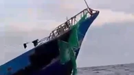 Detik-Detik KM Anaia Tenggelam Dihantam Ombak di Laut Sitaro