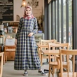 Panduan Pilihan Gamis Motif Kotak-Kotak untuk Orang Plus Size, Bikin Langsing