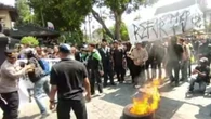 Demo di DPRD Salatiga Memanas, Mahasiswa-Aparat Saling Dorong