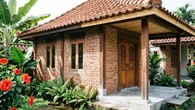 9 Desain Rumah Kampung dengan Kombinasi Material Alami, Cocok untuk Daerah Pedesaan