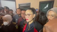 Nikita Mirzani Klarifikasi Uang Rp350 Juta Pemberian Shella Saukia