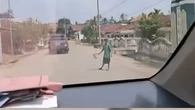 Viral Pemuda Pungli Pengendara Lewat di Lampung Tengah, Sang Ayah Minta Maaf