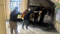 Misteri Sosok Mukena Berbadan Besar,Terekam CCTV saat Bakar Lemari Masjid di Makassar