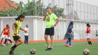 Jelang Turnamen JSSL Singapore 7’s, Pesepakbola Putri Usia Dini Indonesia Jalani Pelatih...