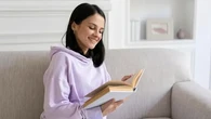 5 Manfaat Membaca Buku yang Tak Semua Orang Tahu, Bisa Kelola Stres hingga Bantu Bikin Pan...
