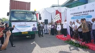 Produk Lokal Tembus Pasar Global, Mendag Busan Lepas Ekspor Alas Kaki UMKM Surabaya ke Kuw...