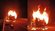 Detik-Detik Bus Arya Prima Terbakar di Tol Trans Sumatra