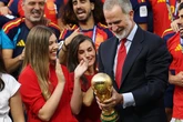 Top 3 Berita Hari Ini: Ratu Letizia Tampil Menyala Saat Spanyol Juara Piala Dunia 2026