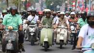 Sepeda, Kuda, hingga Vespa Jadi Kendaraan 3 Bakal Calon Wali Kota Palembang Mendaftarkan D...