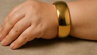 6 Model Gelang Emas Bangle Lebar untuk Tangan Gemuk