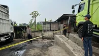 Mau Cuci Truk, Pegawai Malah Temukan Sopirnya Gantung Diri di Dalam Tronton